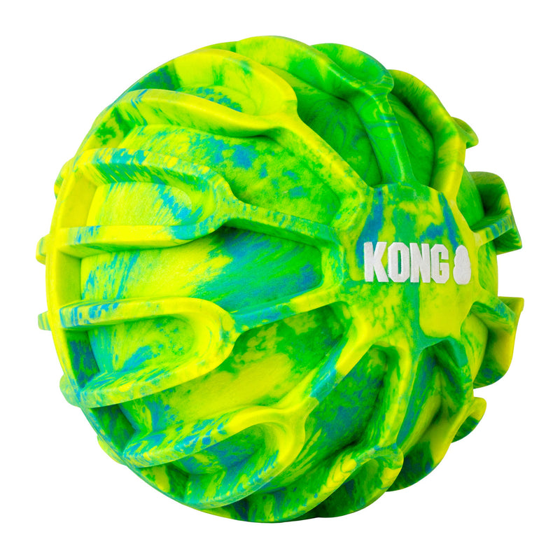 KONG Flexball Sport Ball XL – detail and use view 2