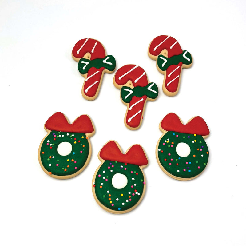 Classic Treats Festive Dog Biscuits 6pc