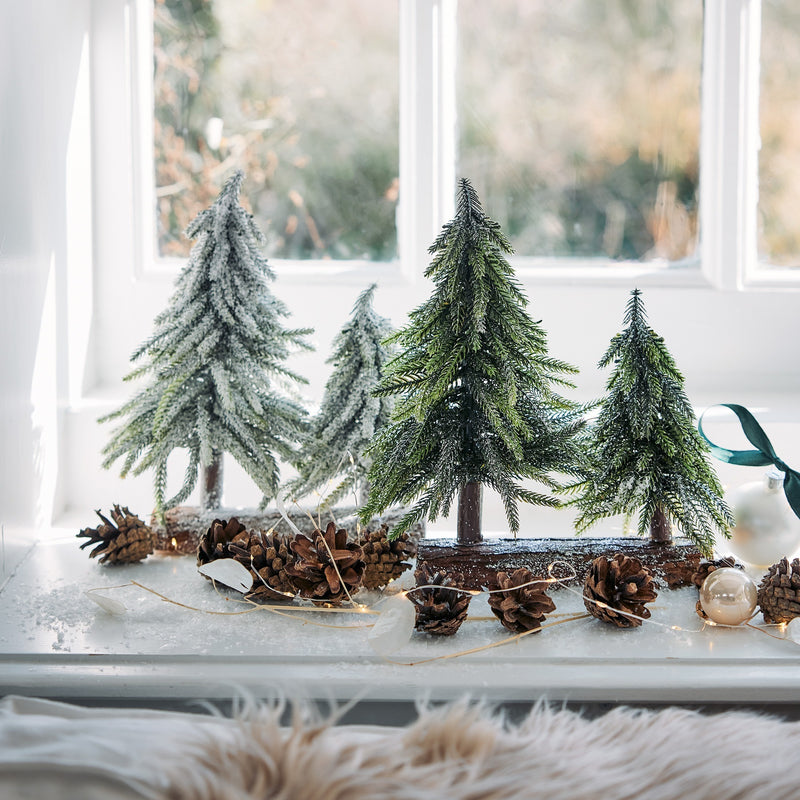 Everlands Snowy Mini Christmas Tree (28cm)