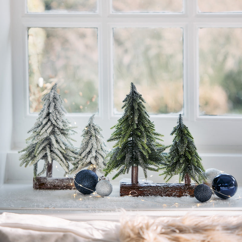 Everlands Snowy Mini Christmas Tree (28cm)