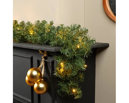 9 Foot Imperial Christmas Garland Pre Lit 50 Lights Battery Operated (25cm x 270cm)
