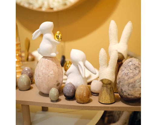 Easter Bunny With Golden Egg (9.7x5.5cm)