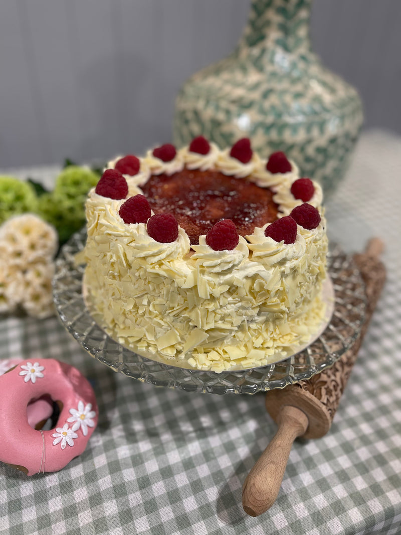 Raspberry Gateau 8 Inch Round