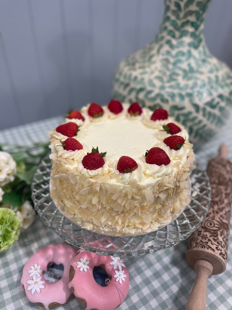 Strawberry Gateau 8 Inch Round