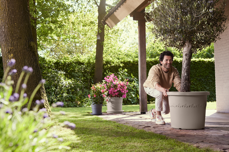 Elho Algarve Cilindro range – range lifestyle inspiration