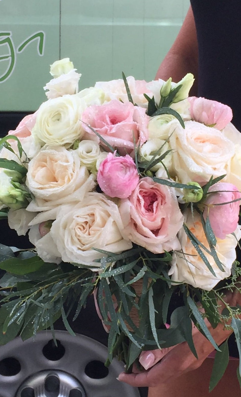 Rose and Lizianthus Bouquets