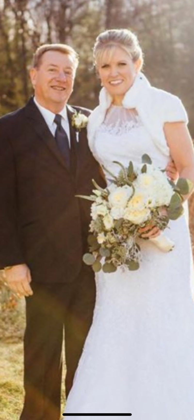 Simple Creams &whits with Ecalyptus Bouquets