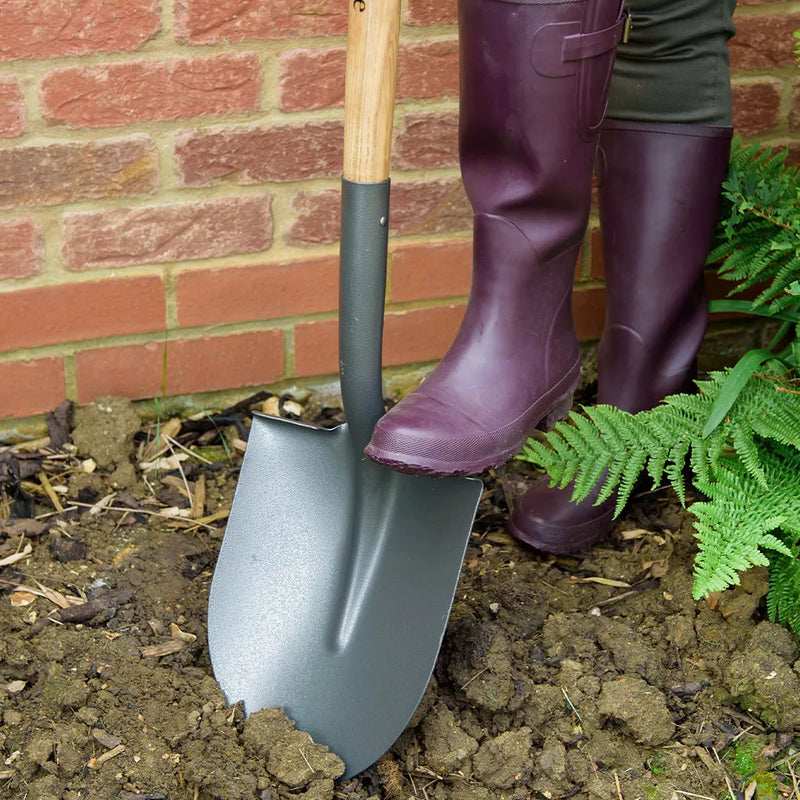 Kent and Stowe Carbon Steel Round Nose Shovel